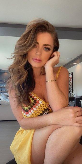 Donna sexy, colta, elegante, sofisticata, sono molto alta e molto dominante, anche dolce
in tutte le posizioni🥰