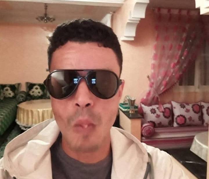 Marocchino gay vuole essere penetrato