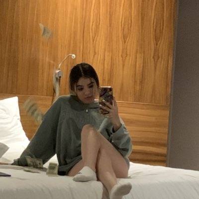 Sono disponibile per sesso a pagamento. 