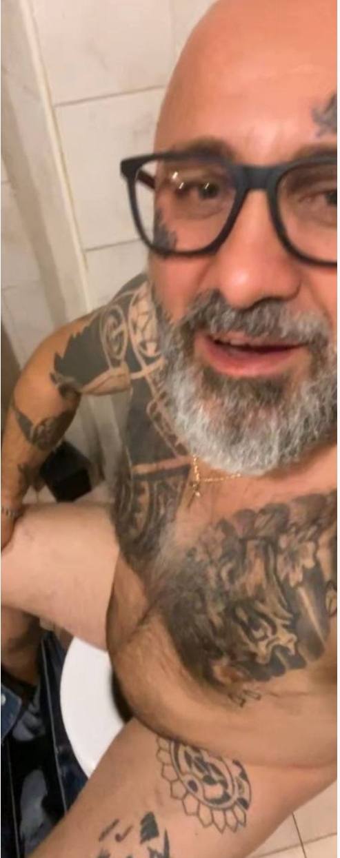 Gay milanese in cerca di uomini che mi mettono a 90, scrivetemi anche su tiktok beardviking2.0
