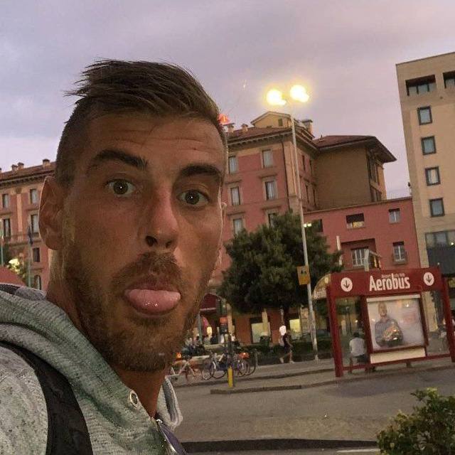Sono Matteo miola , mi piace prenderlo da uomini dotati, contatto tg ilmello3