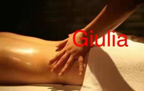 GUSTALLA--GIULIA-- MASSAGGI SENSUALE A GUASTALLA ADORO ESSERE SCOPATA ED ESSERE LECCATA PER BENE ,è A LUNGO DA PER TUTTO POMPINO AL NATURALE